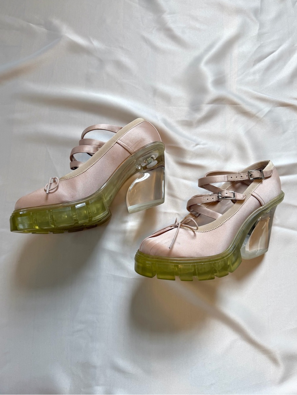 Simone Rocha pink satin criss cross Mary Jane pump with lucite heel - Picture 5 of 14